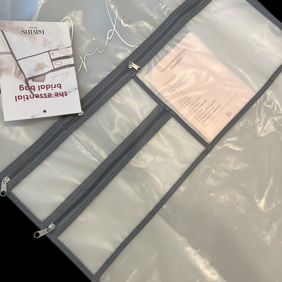 NWT David’s Bridal “The Essential Bridal Bag” - Picture 5 of 7